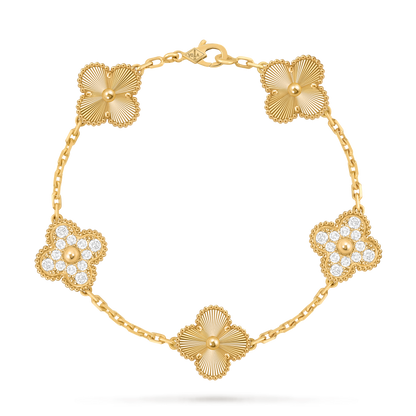 Luxury Gold Floral Bracelet for Women – Elegant Clover Chain Bracelet