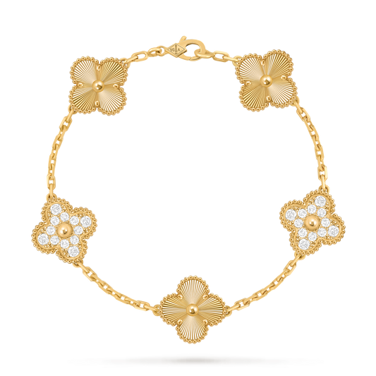 Luxury Gold Floral Bracelet for Women – Elegant Clover Chain Bracelet