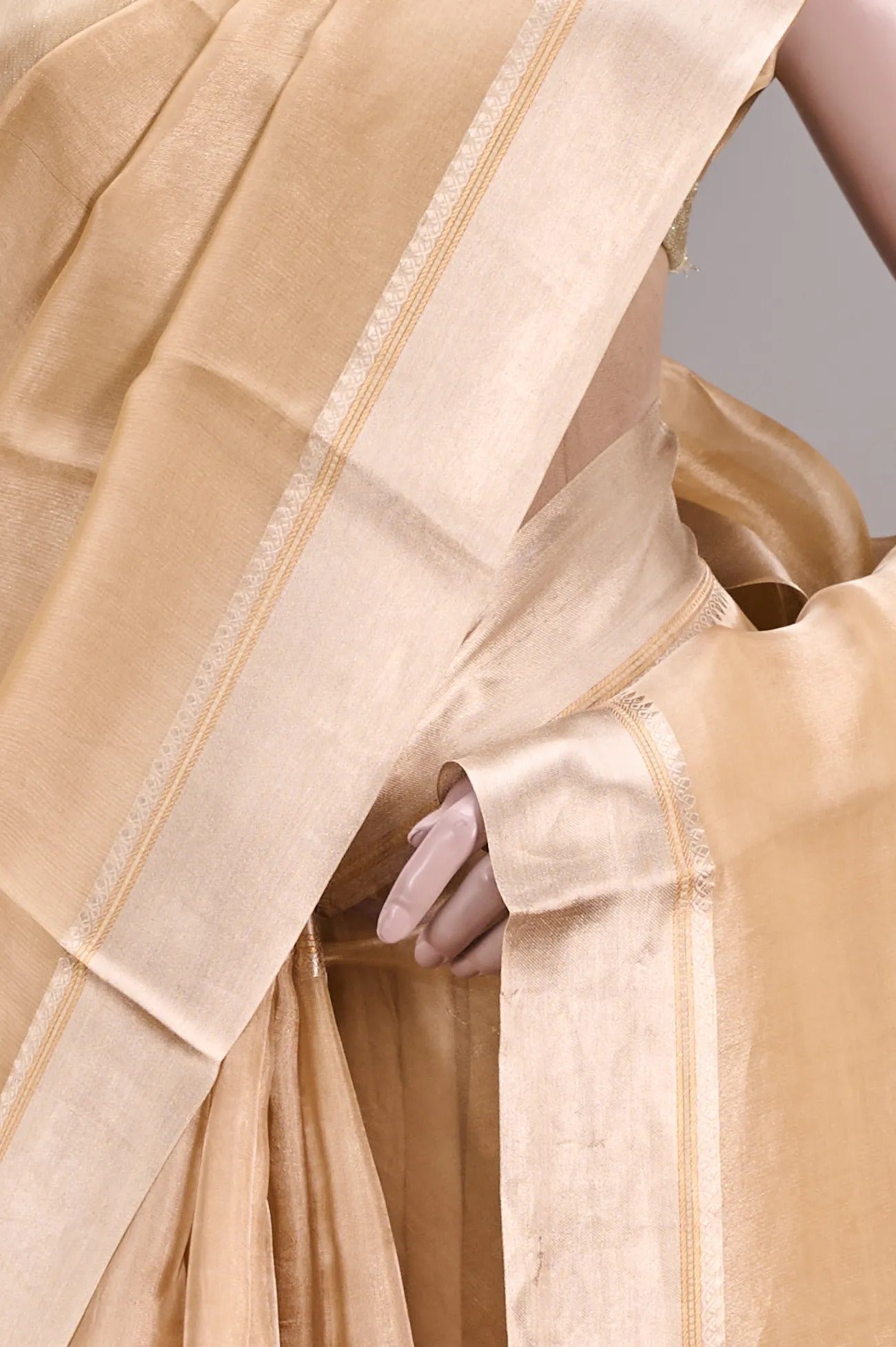 Vellotis Classic Gold Kanjivaram Silk Saree with Woven Zari Design – Bridal & Wedding Wear