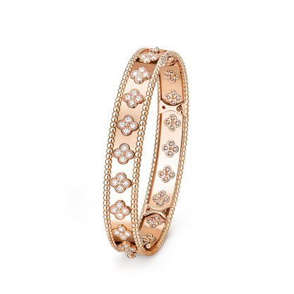 Luxury Gold Clover Bangle Bracelet – Diamond-Style Floral Bangle for Women